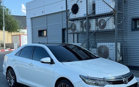 Toyota Camry, 2017 год, 2 400 000 рублей, 2 фотография