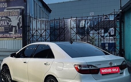 Toyota Camry, 2017 год, 2 400 000 рублей, 9 фотография