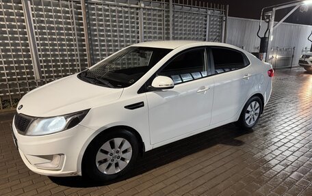 KIA Rio III рестайлинг, 2013 год, 590 000 рублей, 2 фотография