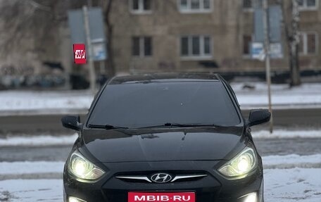 Hyundai Solaris II рестайлинг, 2011 год, 690 000 рублей, 1 фотография