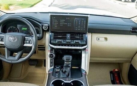 Toyota Land Cruiser, 2025 год, 12 450 000 рублей, 10 фотография