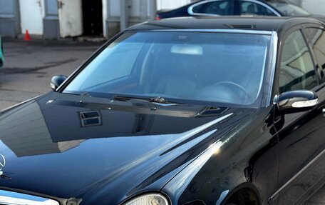 Mercedes-Benz E-Класс, 2004 год, 650 000 рублей, 1 фотография