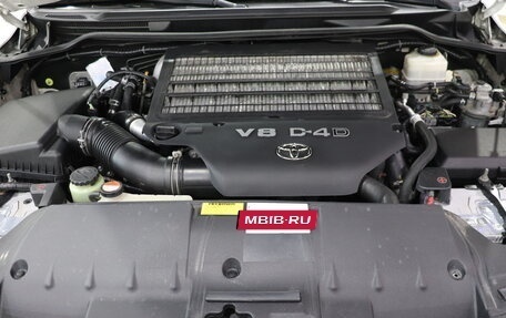 Toyota Land Cruiser 200, 2011 год, 3 490 000 рублей, 8 фотография