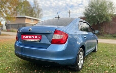 Skoda Rapid I, 2014 год, 900 000 рублей, 4 фотография