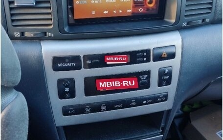 Toyota Corolla, 2004 год, 675 000 рублей, 4 фотография