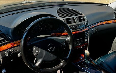 Mercedes-Benz E-Класс, 2004 год, 650 000 рублей, 11 фотография