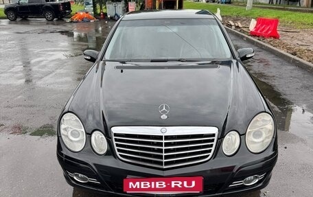 Mercedes-Benz E-Класс, 2004 год, 650 000 рублей, 3 фотография