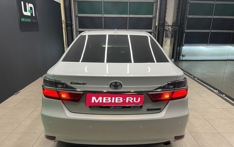 Toyota Camry, 2017 год, 2 650 000 рублей, 5 фотография