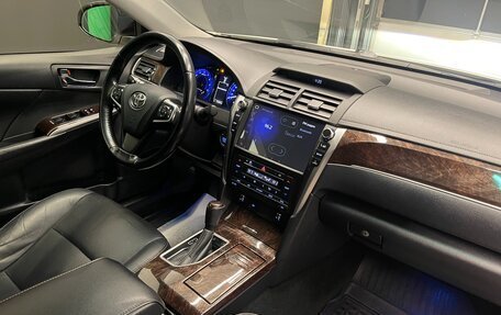 Toyota Camry, 2017 год, 2 650 000 рублей, 17 фотография