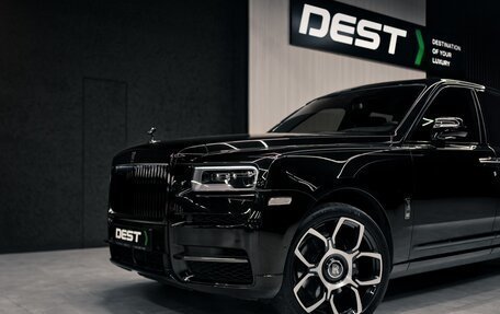 Rolls-Royce Cullinan, 2021 год, 43 000 000 рублей, 2 фотография