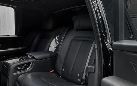 Rolls-Royce Cullinan, 2021 год, 43 000 000 рублей, 13 фотография