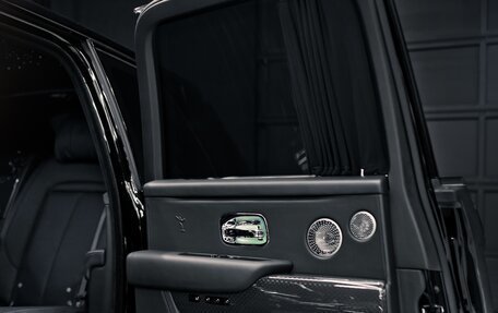 Rolls-Royce Cullinan, 2021 год, 43 000 000 рублей, 15 фотография