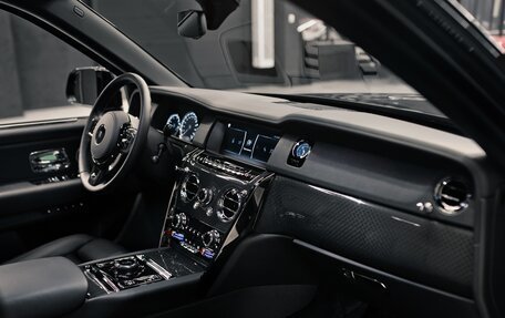 Rolls-Royce Cullinan, 2021 год, 43 000 000 рублей, 9 фотография