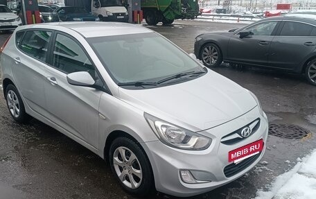 Hyundai Solaris II рестайлинг, 2012 год, 599 000 рублей, 2 фотография