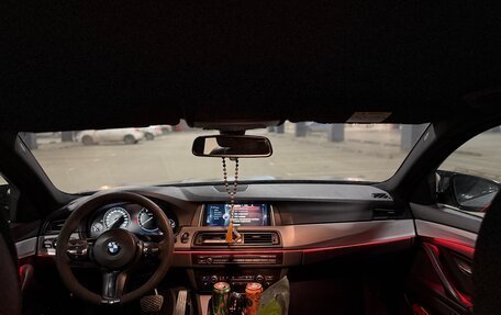 BMW 5 серия, 2014 год, 1 980 000 рублей, 13 фотография