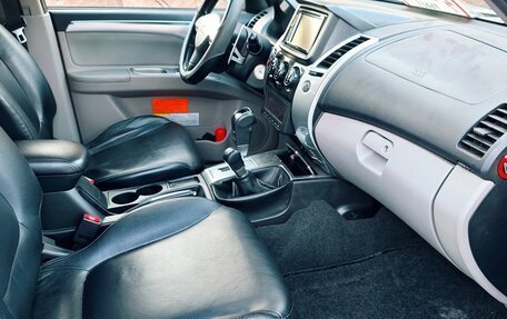 Mitsubishi Pajero Sport II рестайлинг, 2011 год, 2 450 000 рублей, 4 фотография