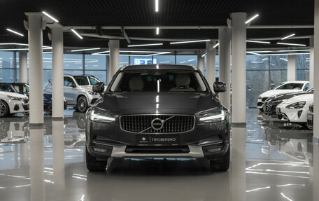 Volvo V90 Cross Country I рестайлинг, 2017 год, 2 650 000 рублей, 3 фотография