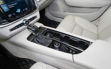 Volvo V90 Cross Country I рестайлинг, 2017 год, 2 650 000 рублей, 13 фотография