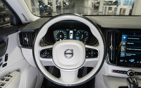 Volvo V90 Cross Country I рестайлинг, 2017 год, 2 650 000 рублей, 10 фотография