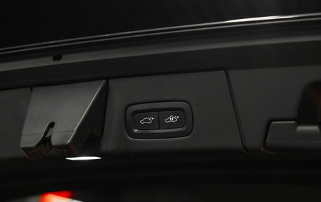 Volvo V90 Cross Country I рестайлинг, 2017 год, 2 650 000 рублей, 23 фотография