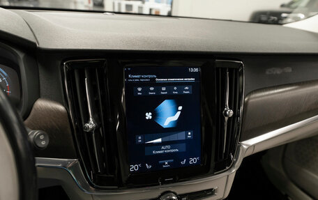 Volvo V90 Cross Country I рестайлинг, 2017 год, 2 650 000 рублей, 16 фотография