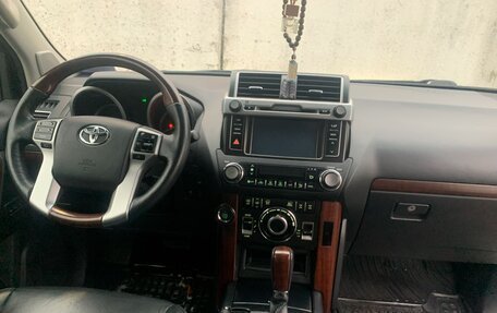 Toyota Land Cruiser Prado 150 рестайлинг 2, 2016 год, 3 700 000 рублей, 7 фотография