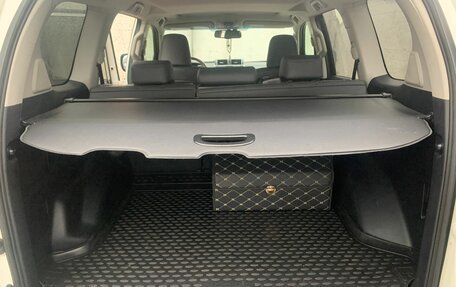 Toyota Land Cruiser Prado 150 рестайлинг 2, 2016 год, 3 700 000 рублей, 11 фотография