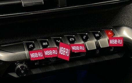 Peugeot 3008 II, 2018 год, 1 965 000 рублей, 13 фотография