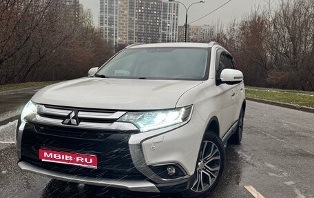 Mitsubishi Outlander III рестайлинг 3, 2017 год, 2 050 000 рублей, 1 фотография