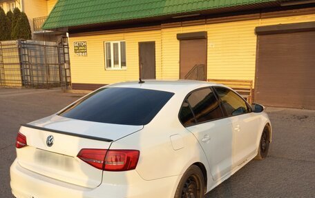 Volkswagen Jetta VI, 2015 год, 690 000 рублей, 3 фотография