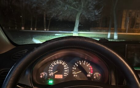 Mitsubishi Carisma I, 2002 год, 270 000 рублей, 16 фотография