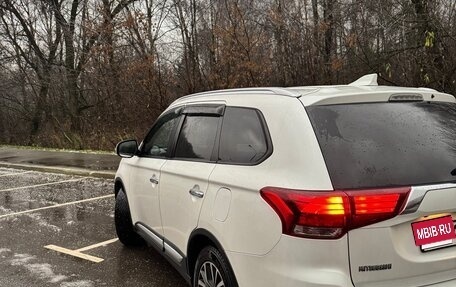 Mitsubishi Outlander III рестайлинг 3, 2017 год, 2 050 000 рублей, 3 фотография