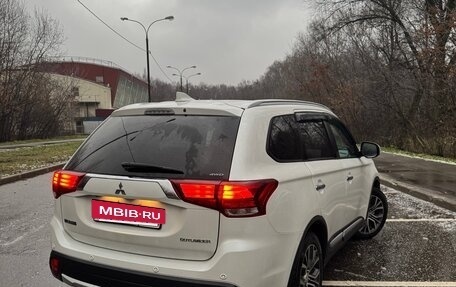 Mitsubishi Outlander III рестайлинг 3, 2017 год, 2 050 000 рублей, 4 фотография