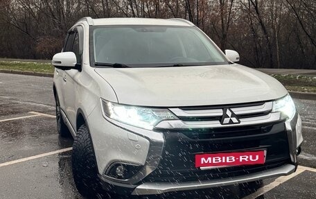 Mitsubishi Outlander III рестайлинг 3, 2017 год, 2 050 000 рублей, 5 фотография