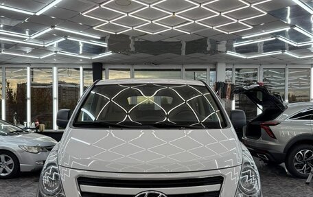 Hyundai H-1 II рестайлинг, 2018 год, 2 399 000 рублей, 2 фотография