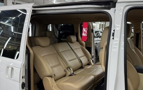 Hyundai H-1 II рестайлинг, 2018 год, 2 399 000 рублей, 16 фотография