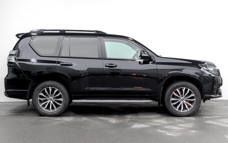 Toyota Land Cruiser Prado 150 рестайлинг 2, 2021 год, 6 820 000 рублей, 4 фотография