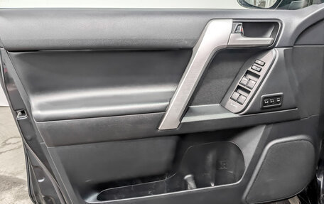 Toyota Land Cruiser Prado 150 рестайлинг 2, 2021 год, 6 820 000 рублей, 19 фотография