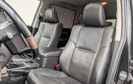 Toyota Land Cruiser Prado 150 рестайлинг 2, 2021 год, 6 820 000 рублей, 20 фотография