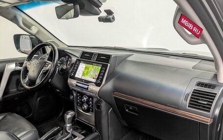 Toyota Land Cruiser Prado 150 рестайлинг 2, 2021 год, 6 820 000 рублей, 11 фотография