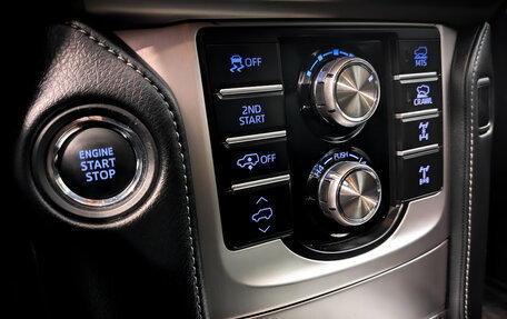 Toyota Land Cruiser Prado 150 рестайлинг 2, 2021 год, 6 820 000 рублей, 27 фотография