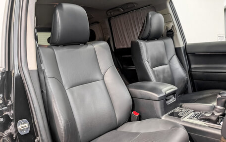 Toyota Land Cruiser Prado 150 рестайлинг 2, 2021 год, 6 820 000 рублей, 25 фотография