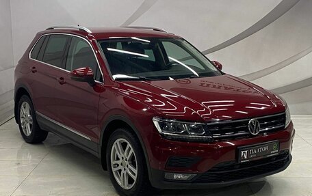 Volkswagen Tiguan II, 2017 год, 2 150 000 рублей, 3 фотография