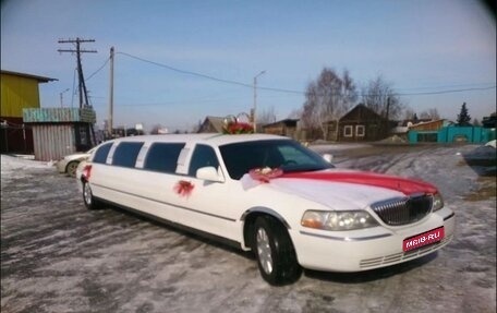 Lincoln Town Car III рестайлинг, 2003 год, 460 000 рублей, 1 фотография