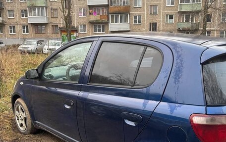 Toyota Yaris I рестайлинг, 2001 год, 300 000 рублей, 13 фотография