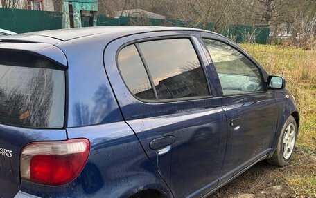 Toyota Yaris I рестайлинг, 2001 год, 300 000 рублей, 11 фотография