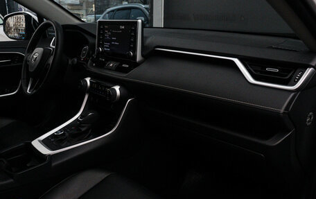 Toyota RAV4, 2019 год, 3 580 000 рублей, 9 фотография