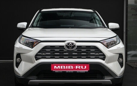 Toyota RAV4, 2019 год, 3 580 000 рублей, 2 фотография