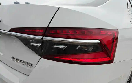 Skoda Superb III рестайлинг, 2023 год, 2 100 000 рублей, 11 фотография