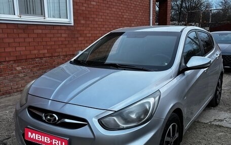 Hyundai Solaris II рестайлинг, 2012 год, 780 000 рублей, 1 фотография